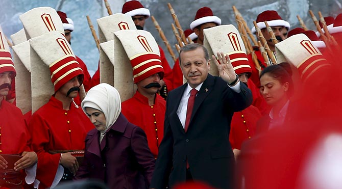 Times: Erdoğan'ın yenilmezlik aurası soluyor