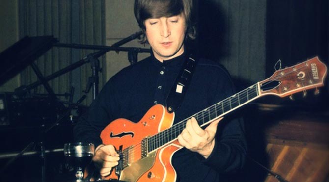 Lennon'ın gitarı açık artırmada