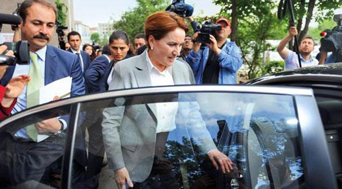 akşener-670