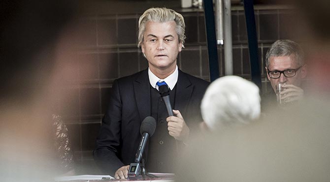 Wilders İslam karşıtı karikatürleri yayınladı