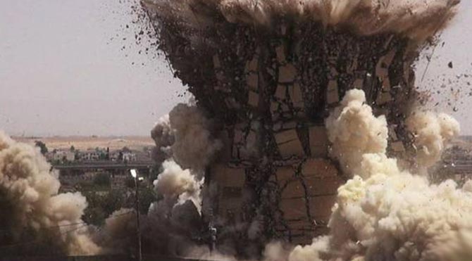  IŞİD Palmira'daki türbeleri havaya uçurdu