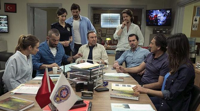 arka sokaklar final bölümü fragmanı 9 sezon ve 376 bölüm sonra Arka Sokaklar efsanesi final yapıyor!