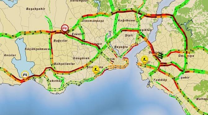 Yağmur başladı trafik kilitlendi