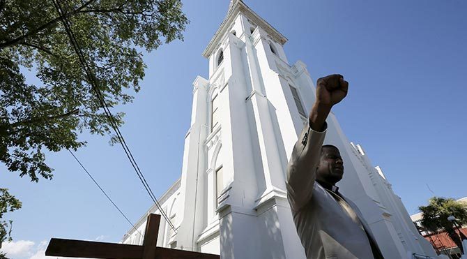 ABD'de siyahi kiliselerine saldırılar sürüyor