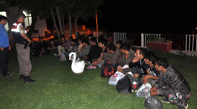 Yunanistan'a geçmek istediler