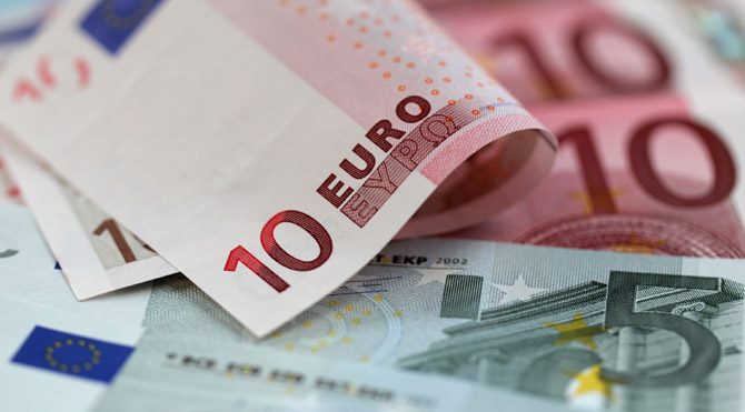 Euro düşüşe geçti 