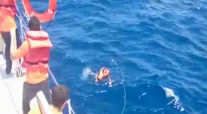 Mülteci teknesi battı: 29 kayıp!