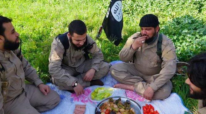 45 IŞİD militanı zehirli iftar yemeği nedeniyle öldü
