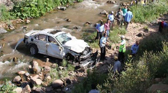 Sivas'ta feci kaza: 2 ölü, 4 yaralı