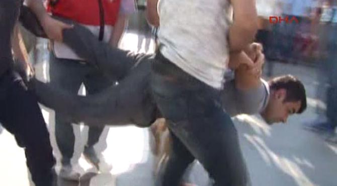 Eylemcilere yaka paça gözaltı!