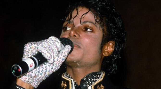  Michael Jackson'ın eldiveni açık artırmada