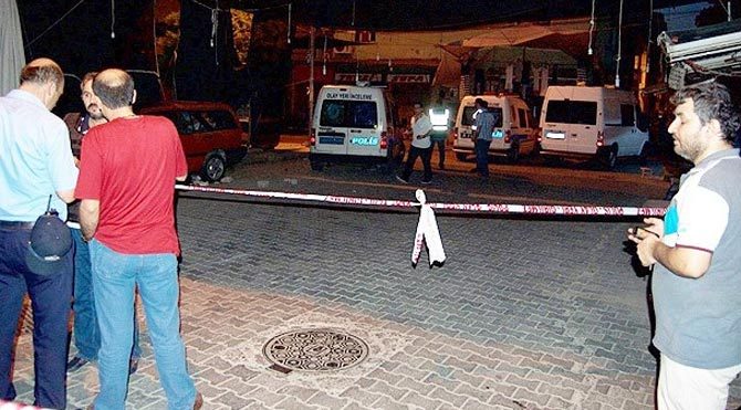 İzmir'de polis merkezine ses bombalı saldırı