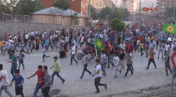 Yine bir cenaze gerginliği daha!