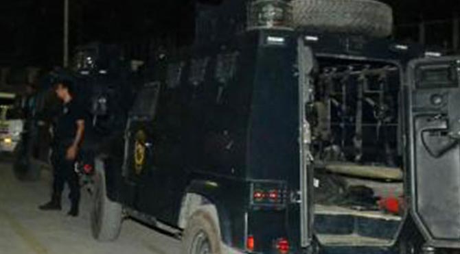 Nöbetçi polislere saldırı: 2 yaralı