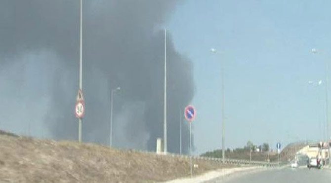 Sultangazi'de yangın!