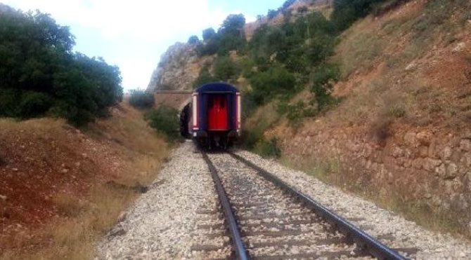 PKK yük trenine bombalı saldırı düzenledi