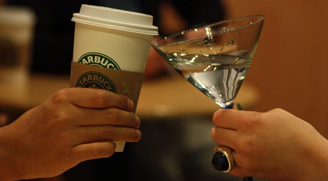 Starbucks'ta alkol satışı başlıyor
