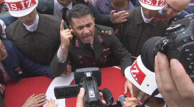 Şehidin yarbay ağabeyi hesap sordu