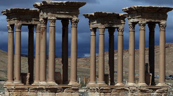 IŞİD, Palmira antik kentinde tarihi Baalşamin tapınağını bombaladı