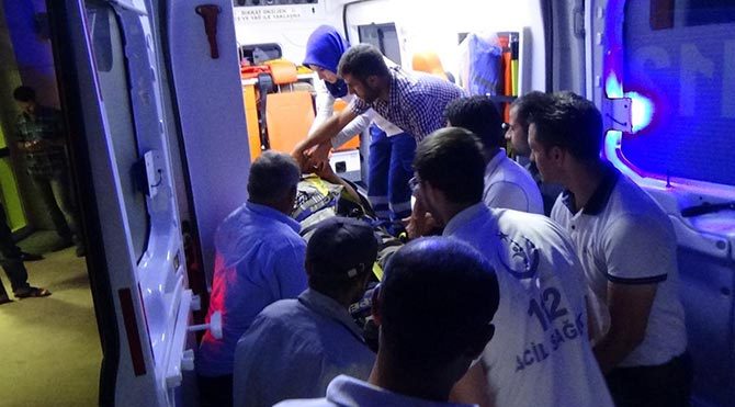 Minibüs şarampole yuvarlandı: 2 şehit!