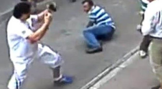 Aksaray'da esnafla kavga eden İrlandalı turist Arap asıllı çıktı!