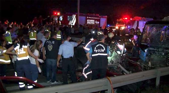İstanbul'da korkunç kaza: 2 ölü 10 yaralı