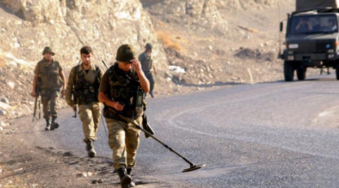 Hakkari'de hain tuzak: 2 asker yaralı