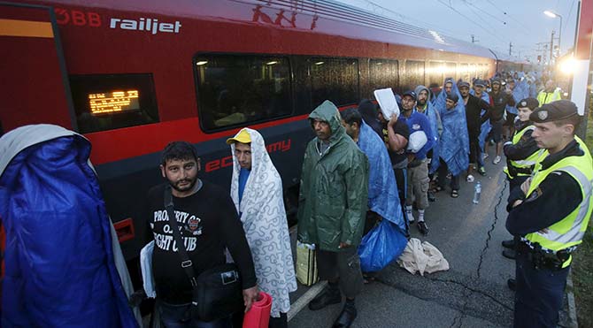 Almanya 10 binden fazla sığınmacıyı geri gönderdi