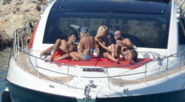 Cicişlerle Bodrum’da babalık kutlaması