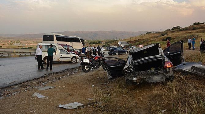 Elmadağ'da zincirleme kaza!