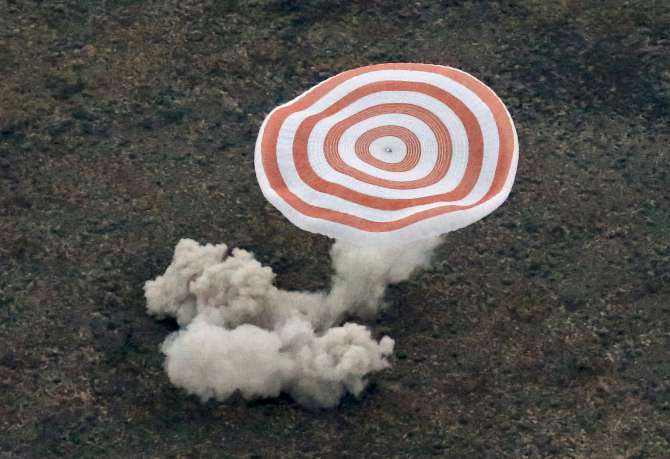 2015-09-12T042833Z_919979416_GF10000202687_RTRMADP_3_SPACE-STATION-CREW