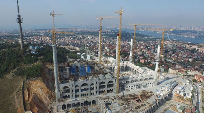 Çamlıca Camisi'nde dev kubbenin yapımına başlandı