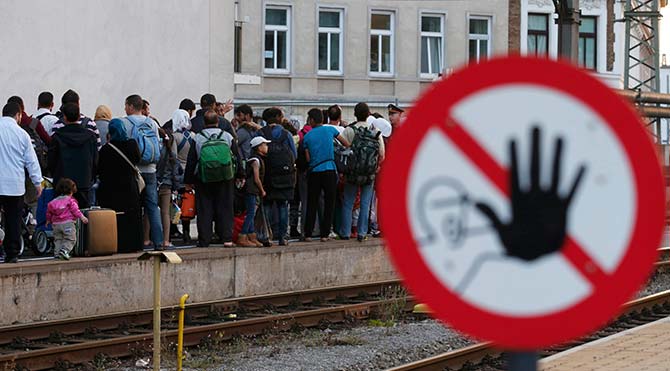 Almanya sınırdaki göçmenleri tutuklamaya başladı