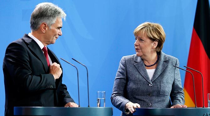 Merkel: Göçmen kriziyle ilgili Türkiye'yle konuşmalıyız