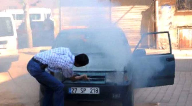 Seyir halindeki otomobil böyle yandı