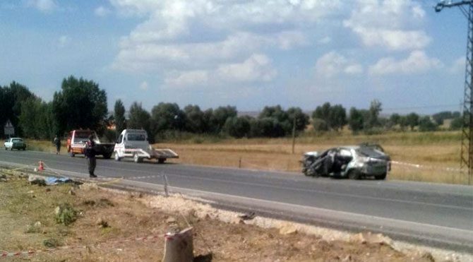 Sorgun'da iki otomobil çarpıştı: 4 ölü, 3 yaralı