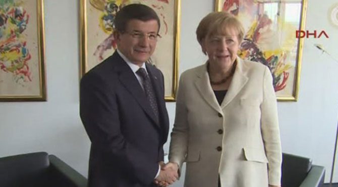 Davutoğlu, Merkel'le ABD'de görüştü