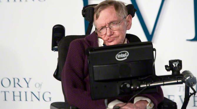 Stephen Hawking: Uzaylılar dünyayı istila edebilir