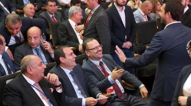 Boynukalın'dan neşeli pozlar