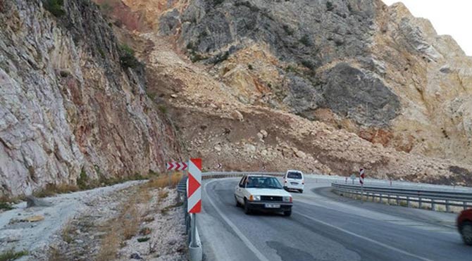 O yol 5 yıl dayanabildi!