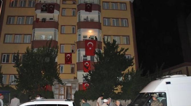 Şehit ateşi İzmir ve Eskişehir'i yaktı