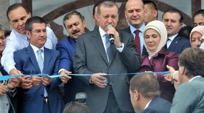 Davutoğlu ile Erdoğan'ın hastane açma 'yarışı'