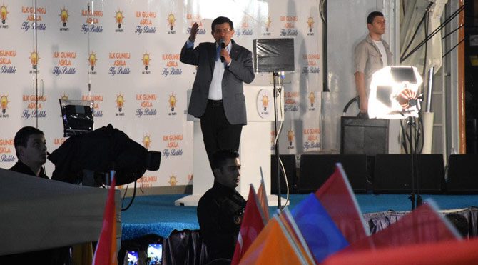 AKP'den İzmir'de harem-selamlık miting