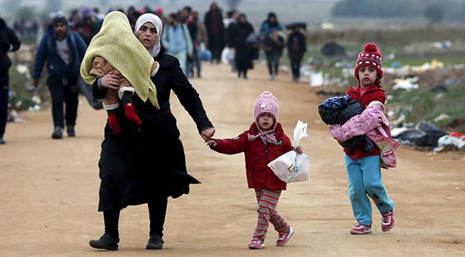 Balkan ülkeleri mültecilere sınırlarını kapatma kararı aldı