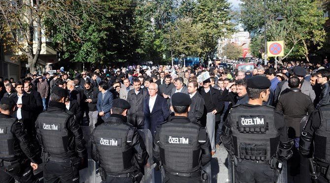 Oktay Vural'dan çok sert tepki!