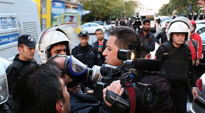 Kanaltürk ve Bugün TV'nin yayını kesildi
