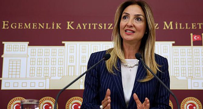 Nazlı Aka: 