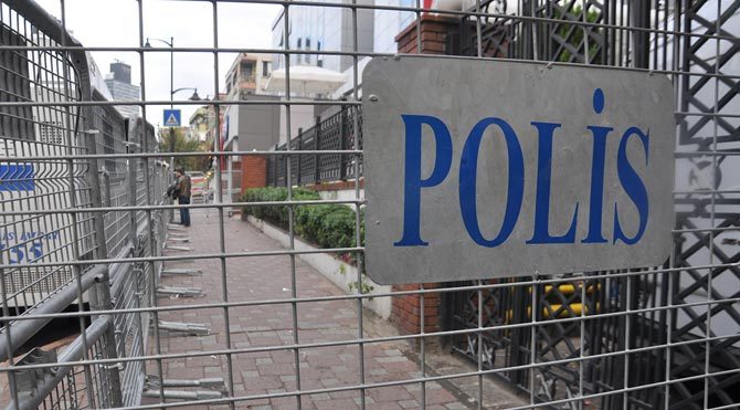 Kayyum gazetecileri içeri almadı