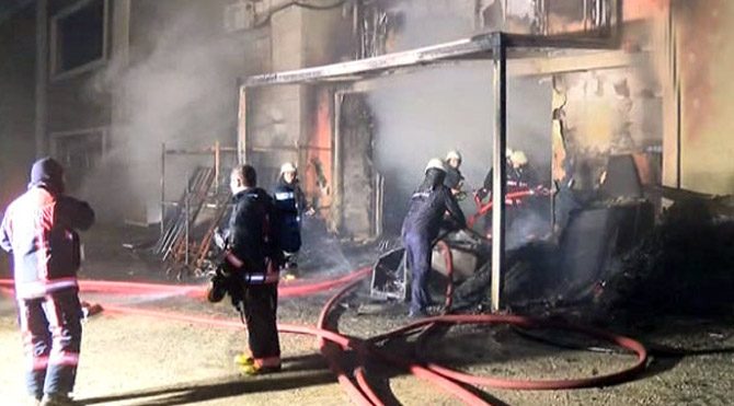 Alışveriş merkezinde korkutan yangın!