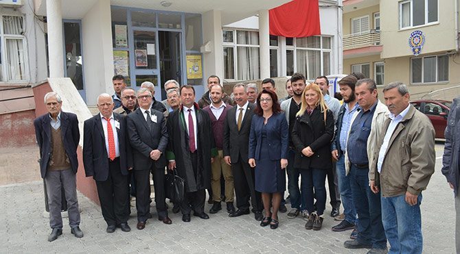 CHP'li gençler 'Erdoğan'a hakaret'ten hakim karşısında 